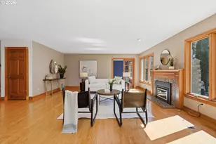 7025 SW Windemere Loop, Portland, OR 97225 - Photo 7