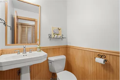 7025 SW Windemere Loop, Portland, OR 97225 - Photo 27