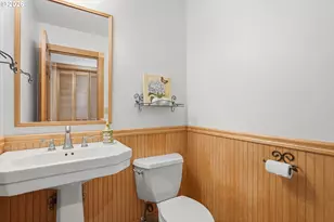 7025 SW Windemere Loop, Portland, OR 97225 - Photo 27