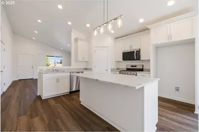 1449 SE Hankel St, Dallas, OR 97338 - Photo 5