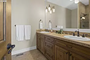 13857 SE Mountain Crest Dr, Happy Valley, OR 97086 - Photo 31