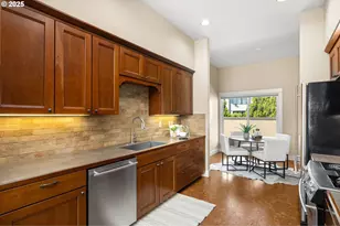 6122 S Riverpoint Ln, Portland, OR 97239 - Photo 15