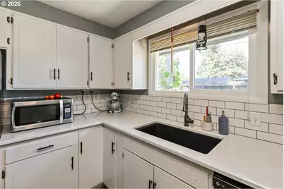 1720 Grove St, Eugene, OR 97404 - Photo 9
