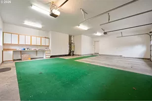 2225 Avengale Dr, Eugene, OR 97408 - Photo 33