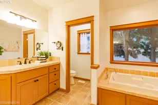 2225 Avengale Dr, Eugene, OR 97408 - Photo 31