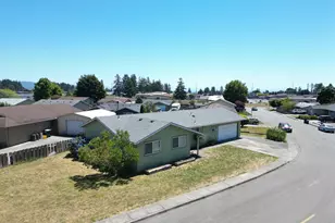 824 Kevin Pl, Brookings, OR 97415 - Photo 31