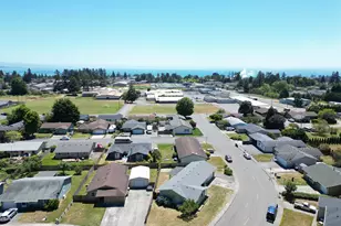 824 Kevin Pl, Brookings, OR 97415 - Photo 3