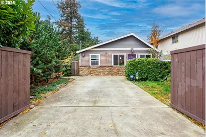 11511 SE Division St, Portland, OR 97266 - Photo 1