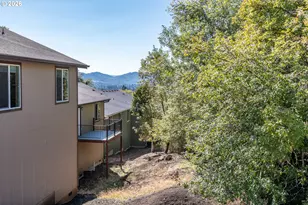 1680 NE Alameda Ave, Roseburg, OR 97470 - Photo 35