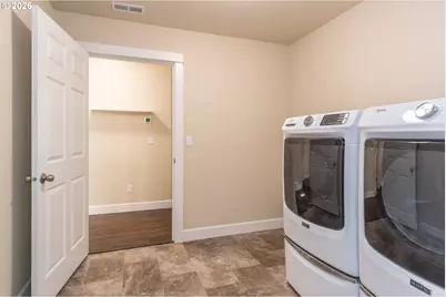 1680 NE Alameda Ave, Roseburg, OR 97470 - Photo 39
