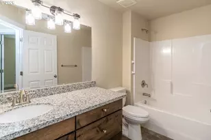 1680 NE Alameda Ave, Roseburg, OR 97470 - Photo 27