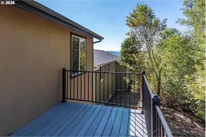 1680 NE Alameda Ave, Roseburg, OR 97470 - Photo 31