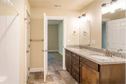 1680 NE Alameda Ave, Roseburg, OR 97470 - Photo 19
