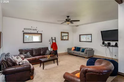 137 Aden St SW, Castle Rock, WA 98611 - Photo 15