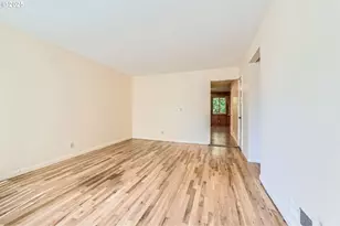 9832 N Van Houten Ave, Portland, OR 97203 - Photo 3