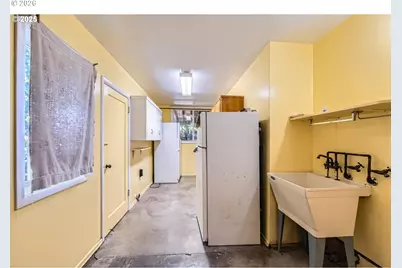9832 N Van Houten Ave, Portland, OR 97203 - Photo 23