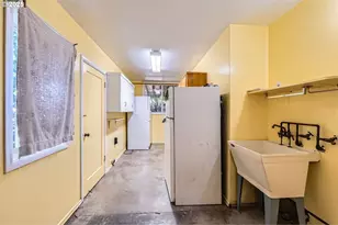 9832 N Van Houten Ave, Portland, OR 97203 - Photo 23