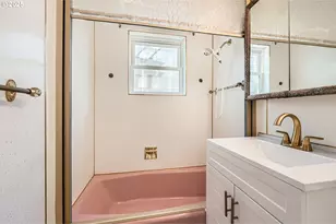 9832 N Van Houten Ave, Portland, OR 97203 - Photo 17
