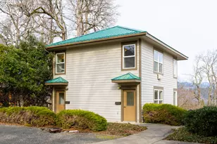 708 Columbia St, Hood River, OR 97031 - Photo 1