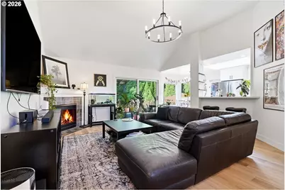 738 NE Meadow Dr, Portland, OR 97211 - Photo 5