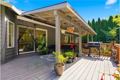 738 NE Meadow Dr, Portland, OR 97211 - Photo 29