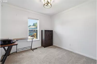 738 NE Meadow Dr, Portland, OR 97211 - Photo 23