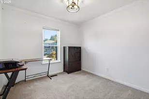 738 NE Meadow Dr, Portland, OR 97211 - Photo 23