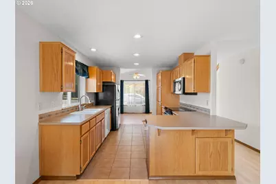 13853 SE Red Sunset Ave, Clackamas, OR 97015 - Photo 5