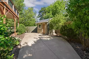 286 Winchester Creek Ave, Winchester, OR 97495 - Photo 41