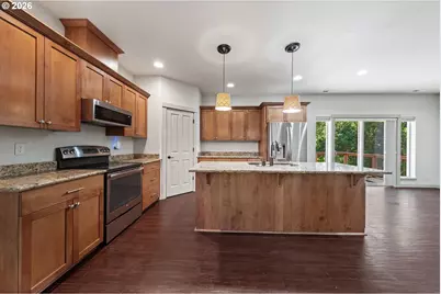 286 Winchester Creek Ave, Winchester, OR 97495 - Photo 9