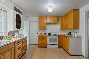 10156 SE Division St, Portland, OR 97266 - Photo 7