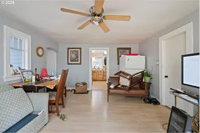 10156 SE Division St, Portland, OR 97266 - Photo 9