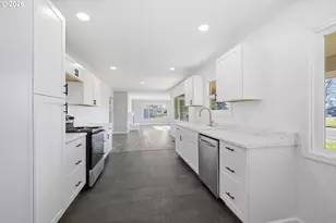 920 W 10th Ave, Junction City, OR 97448 - Photo 15