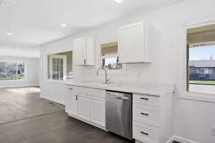 920 W 10th Ave, Junction City, OR 97448 - Photo 17