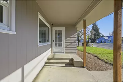 920 W 10th Ave, Junction City, OR 97448 - Photo 5