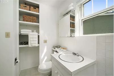 4704 SE Madison St, Portland, OR 97215 - Photo 17