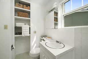 4704 SE Madison St, Portland, OR 97215 - Photo 17