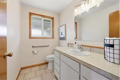 1383 Thompson Rd, Woodburn, OR 97071 - Photo 13