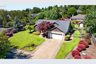 211 NW West Hills Dr, McMinnville, OR 97128 - Photo 1