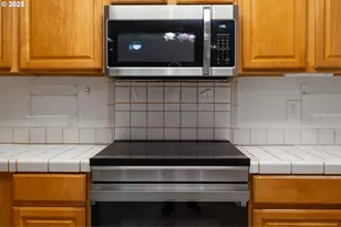 618 NE Faloma Rd, Portland, OR 97211 - Photo 9