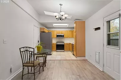 618 NE Faloma Rd, Portland, OR 97211 - Photo 7