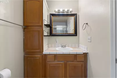 618 NE Faloma Rd, Portland, OR 97211 - Photo 15