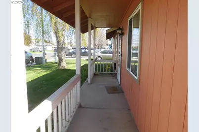 180 NE 15th Ave, Milton-Freewater, OR 97862 - Photo 9