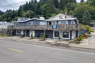 582 Winchester Ave, Reedsport, OR 97467 - Photo 3