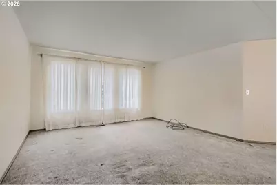 3237 SW Caraway Ct, Portland, OR 97219 - Photo 5