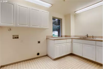 3237 SW Caraway Ct, Portland, OR 97219 - Photo 31