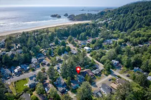 572 N Hemlock St, Cannon Beach, OR 97110 - Photo 31