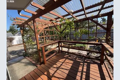 2164 24th St, Florence, OR 97439 - Photo 15