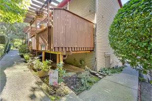 24046 NE Treehill Dr, Wood Village, OR 97060 - Photo 3