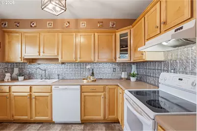 1813 Filbert St, Forest Grove, OR 97116 - Photo 9